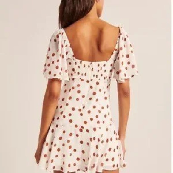 Abercrombie & Fitch Flutter Sleeve Keyhole
Mini Dress Polka Dot Brown Ivory S - Picture 2 of 15